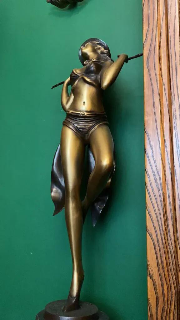 [BLO-ANT-011] Bronze Hat Dancer - 80cm